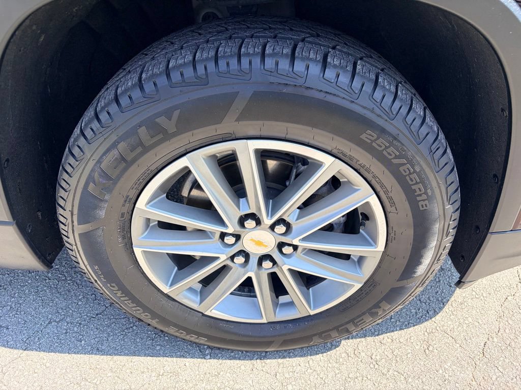 Used 2023 Chevrolet Traverse LT FWD image 31