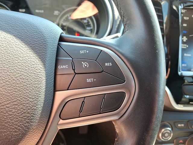 Used 2020 Jeep Cherokee Limited AWD/4WD image 23
