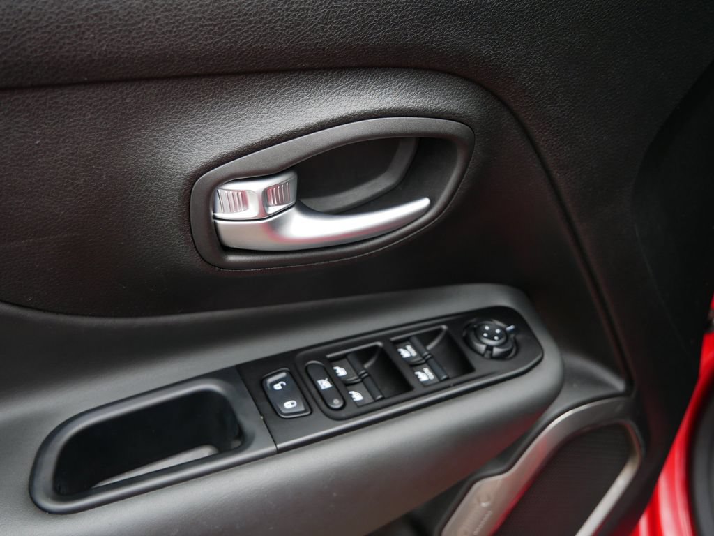 Used 2021 Jeep Renegade Limited AWD/4WD image 16