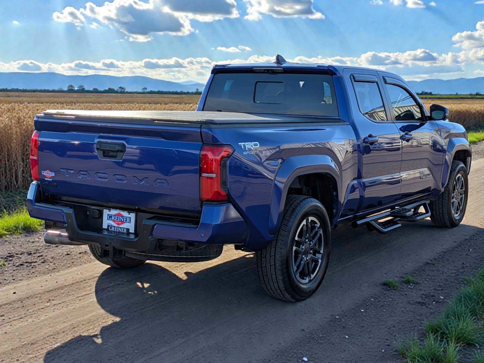 Used 2025 Toyota Tacoma TRD Sport w/ TRD Sport Premium Package image 4