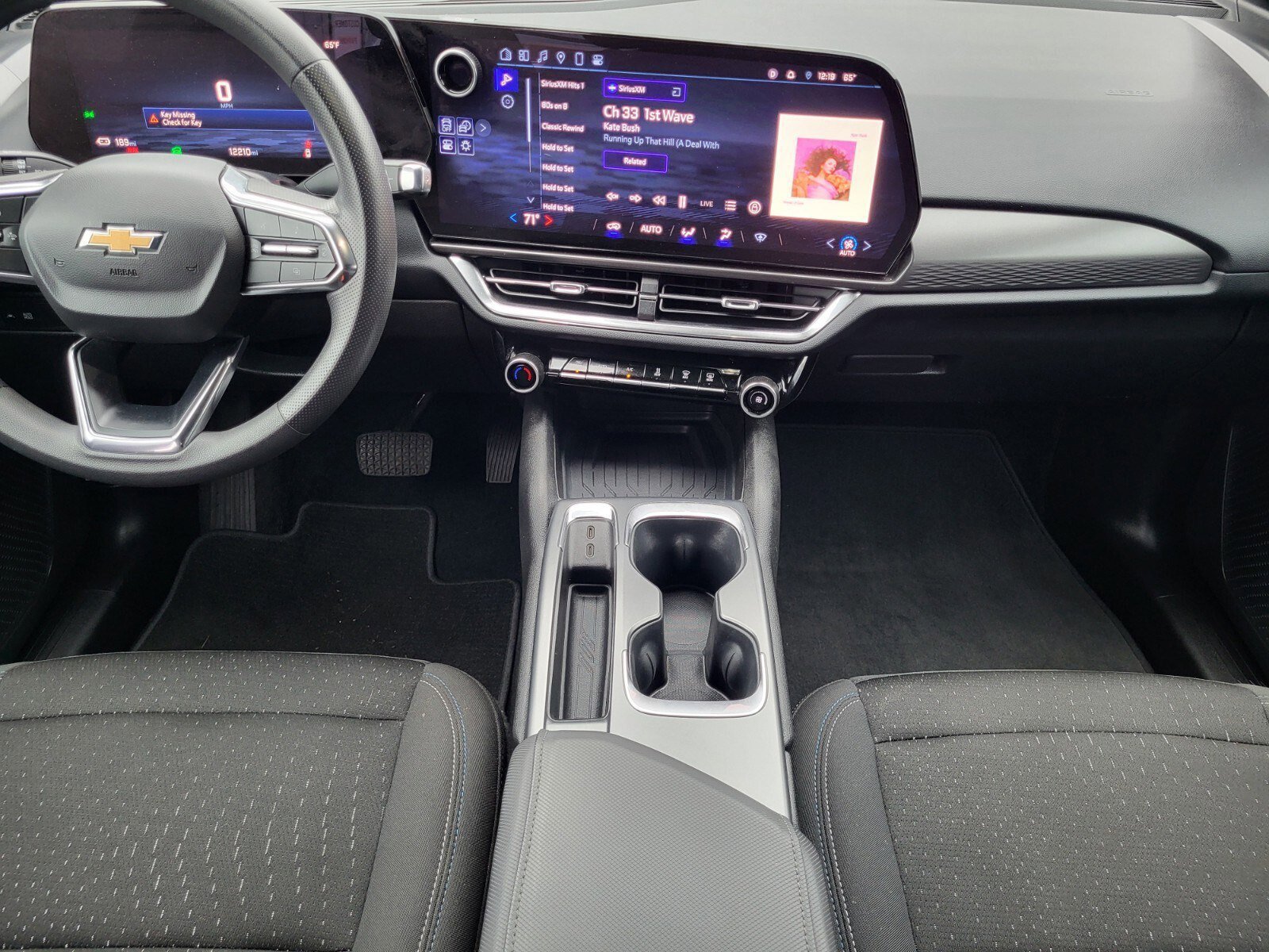 Used 2025 Chevrolet Equinox EV LT image 15