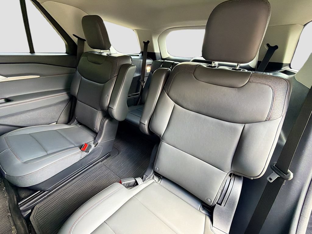 Certified 2025 Ford Explorer Active w/ Active Comfort Package AWD/4WD image 25
