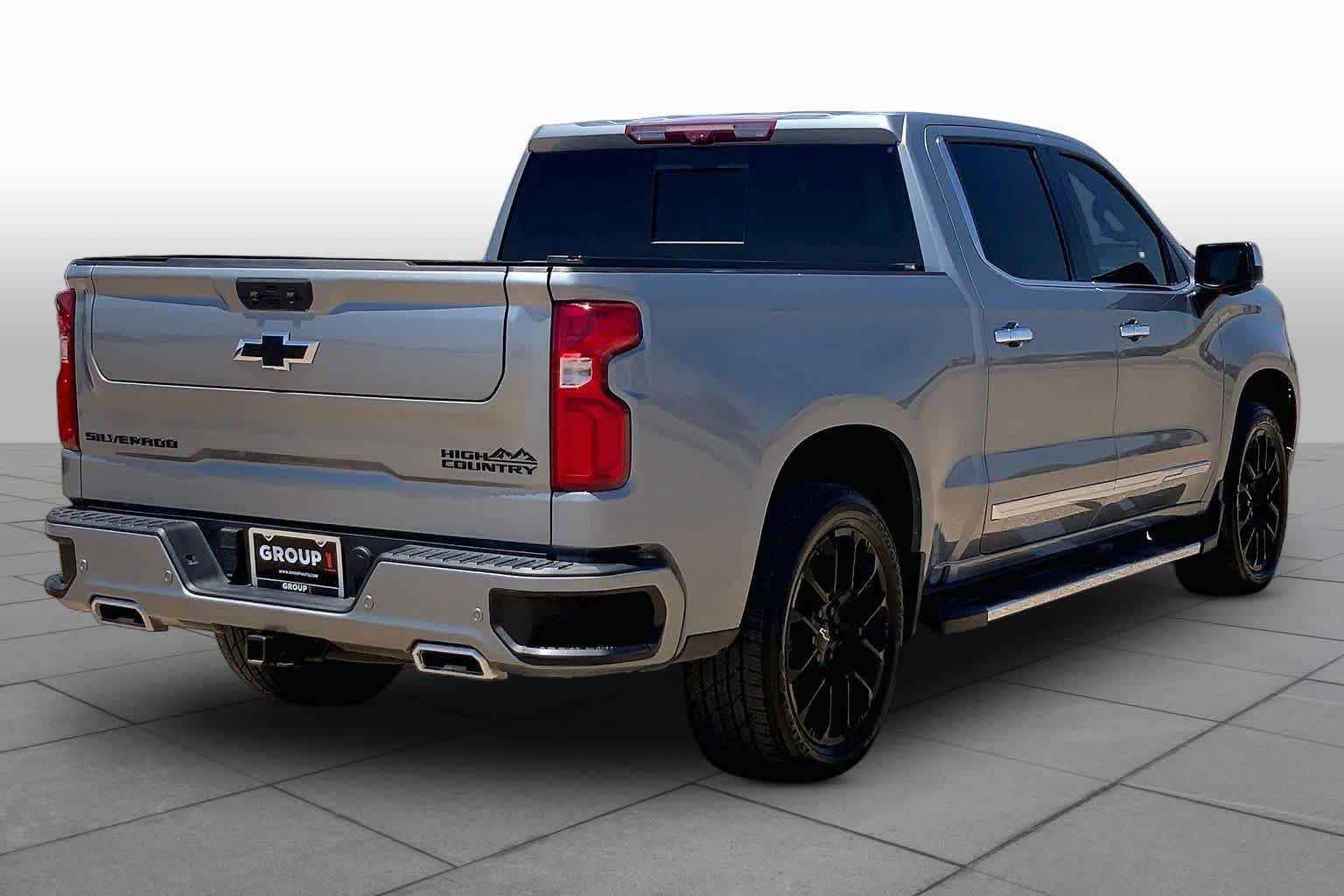 Used 2024 Chevrolet Silverado 1500 High Country w/ High Country Premium Package AWD/4WD image 13