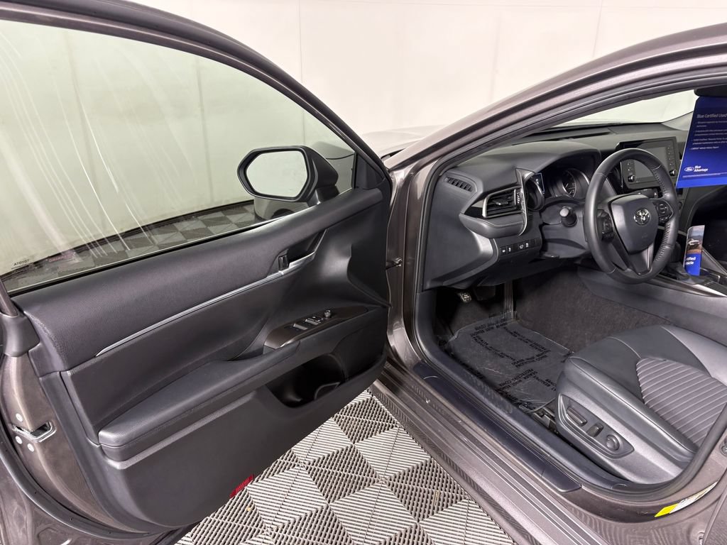 Used 2024 Toyota Camry SE FWD image 12