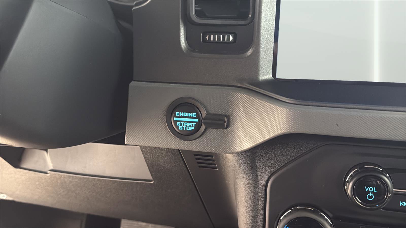 Certified 2024 Ford Bronco Big Bend image 24