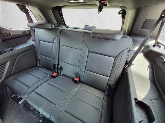 Used 2022 Chevrolet Tahoe Z71 w/ Luxury Package AWD/4WD image 18