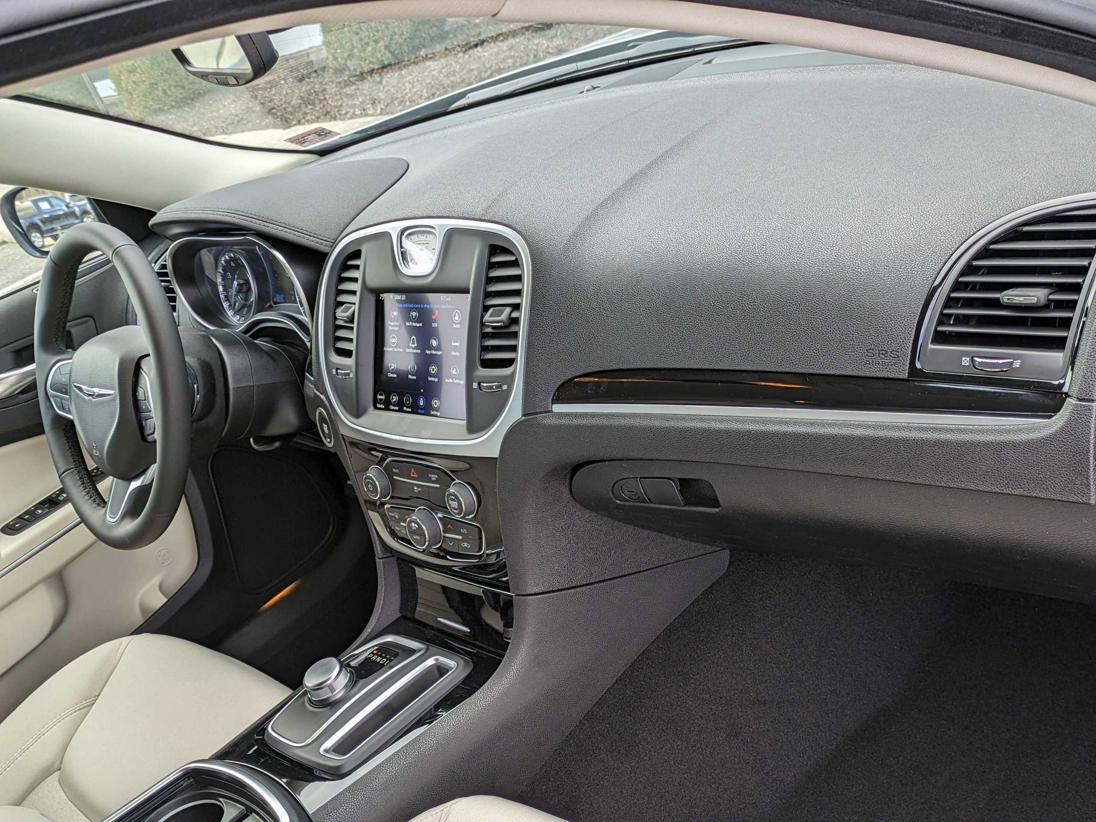 Used 2023 Chrysler 300 Touring w/ Sport Appearance Package image 39