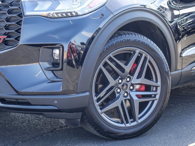 Certified 2025 Ford Explorer ST AWD/4WD image 4
