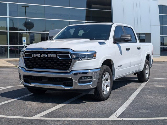 Used 2025 RAM 1500 Big Horn AWD/4WD image 1