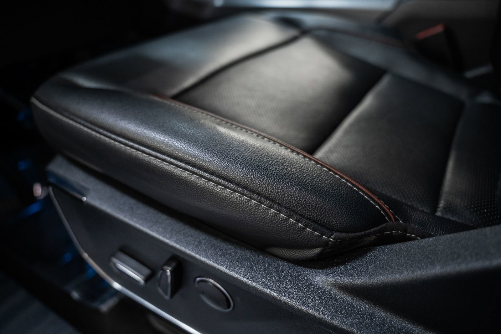 Certified 2022 Ford F150 Lariat w/ Equipment Group 502A High image 43