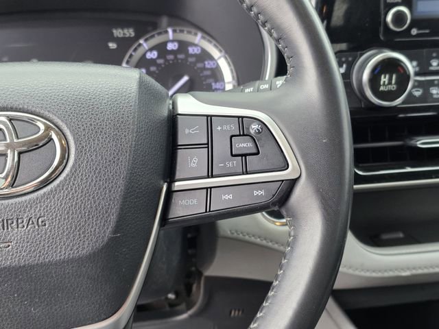 Used 2022 Toyota Highlander XLE image 25
