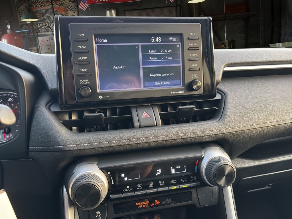 Used 2022 Toyota RAV4 LE FWD image 23