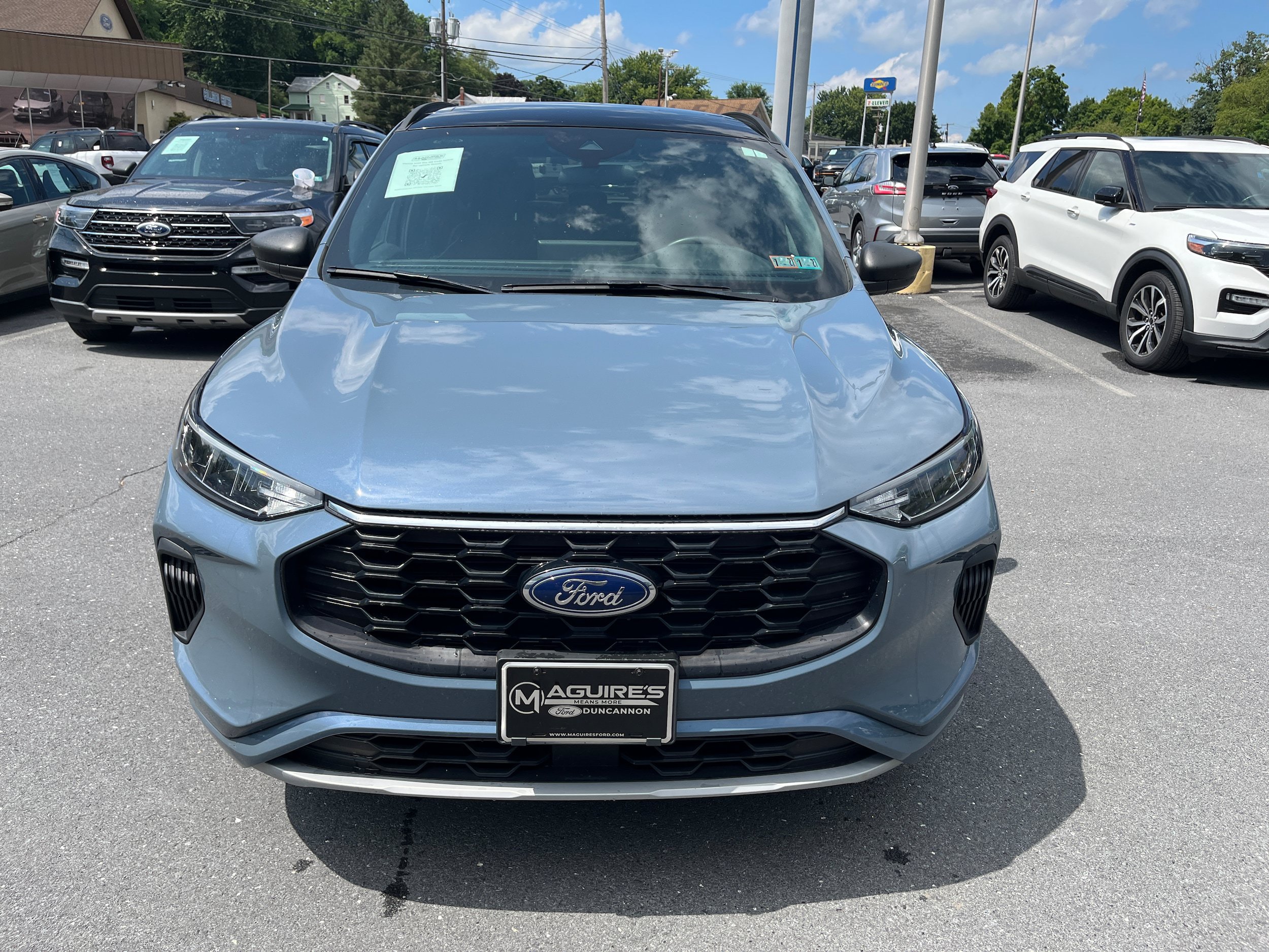 Certified 2023 Ford Escape ST-Line w/ Tech Pack #1 AWD/4WD image 3
