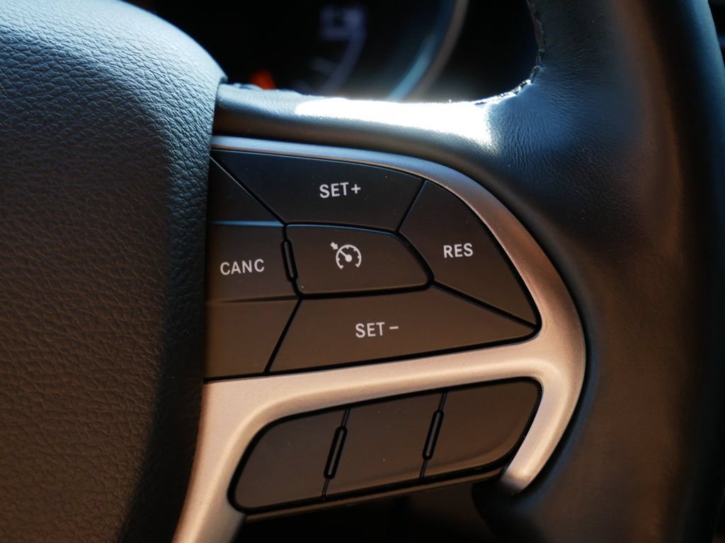 Used 2021 Jeep Grand Cherokee Laredo X AWD/4WD image 18