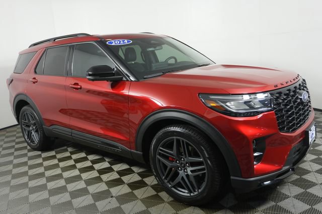 Certified 2025 Ford Explorer ST image 6