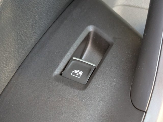 Used 2023 Volkswagen Jetta SE image 31