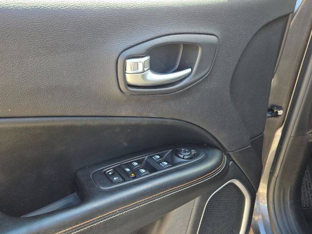 Used 2018 Jeep Compass Latitude w/ Popular Equipment Group AWD/4WD image 19