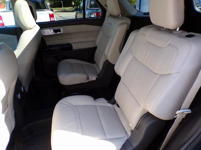 Certified 2021 Ford Explorer Platinum w/ Equipment Group 601A image 11