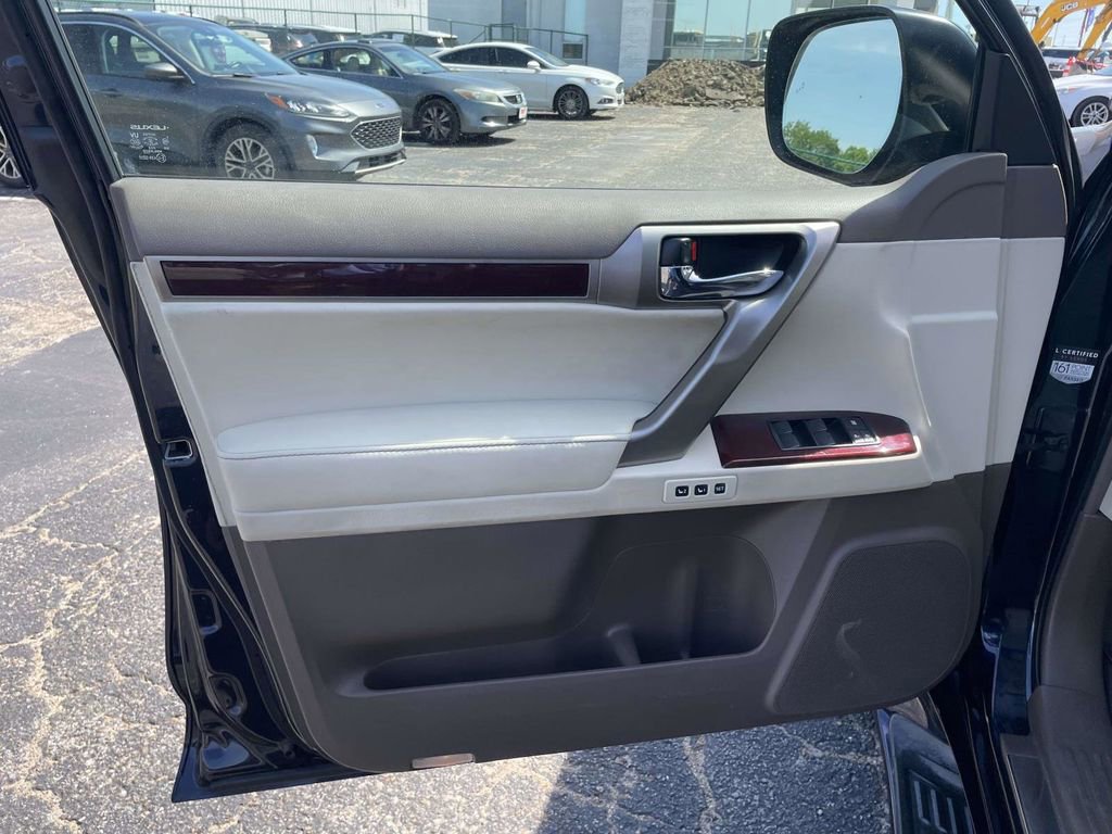 Used 2019 Lexus GX 460 Premium w/ Premium Package AWD/4WD image 15