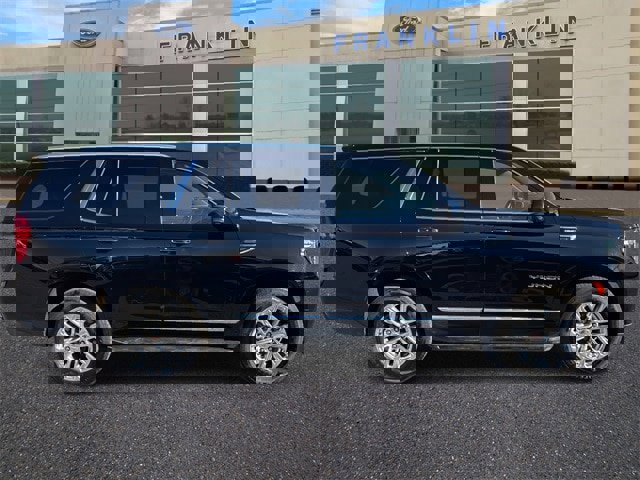 Used 2021 GMC Yukon SLT w/ SLT Premium Package image 6