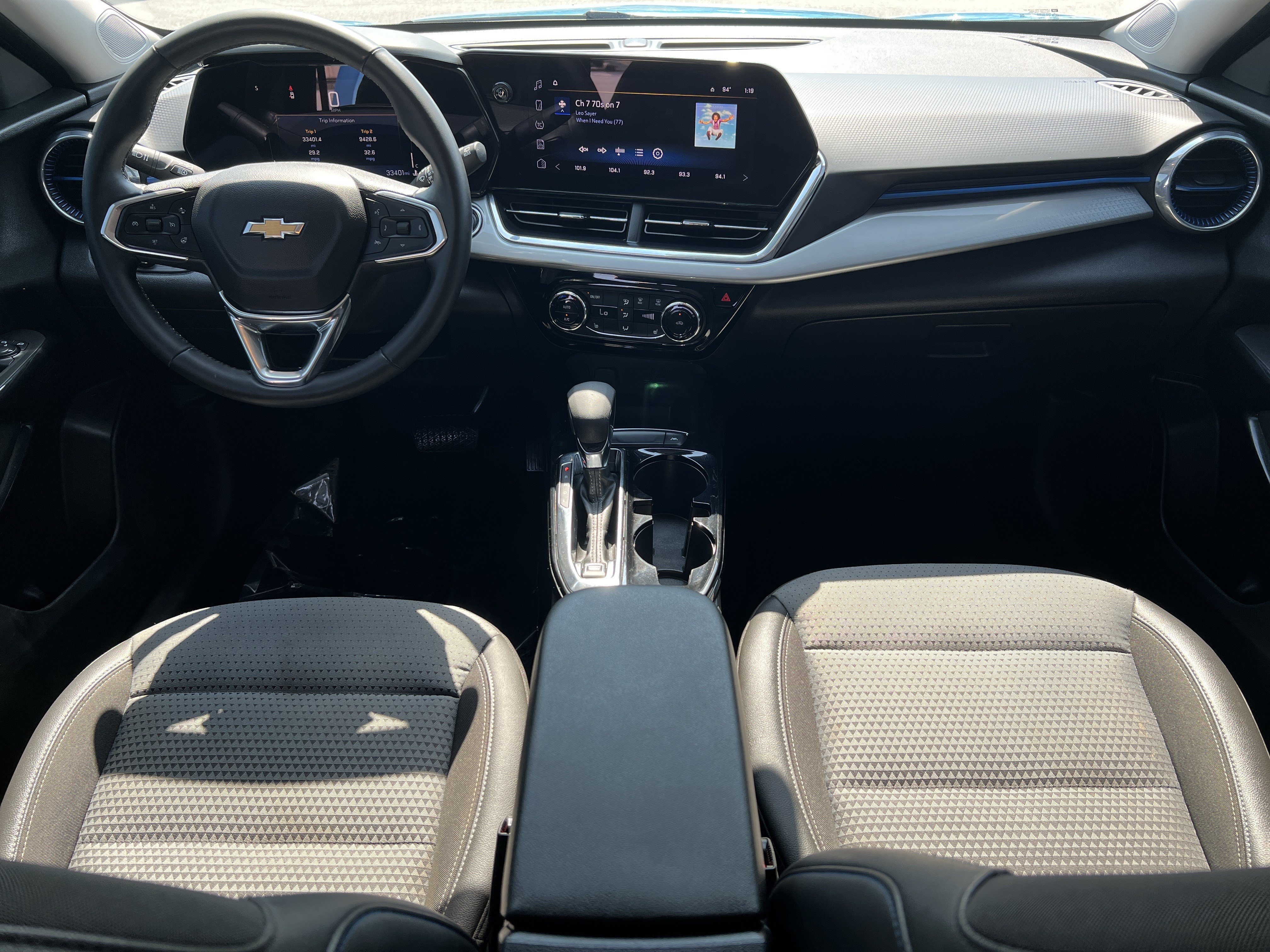 Used 2025 Chevrolet Trax LT w/ Driver Confidence Package FWD image 22