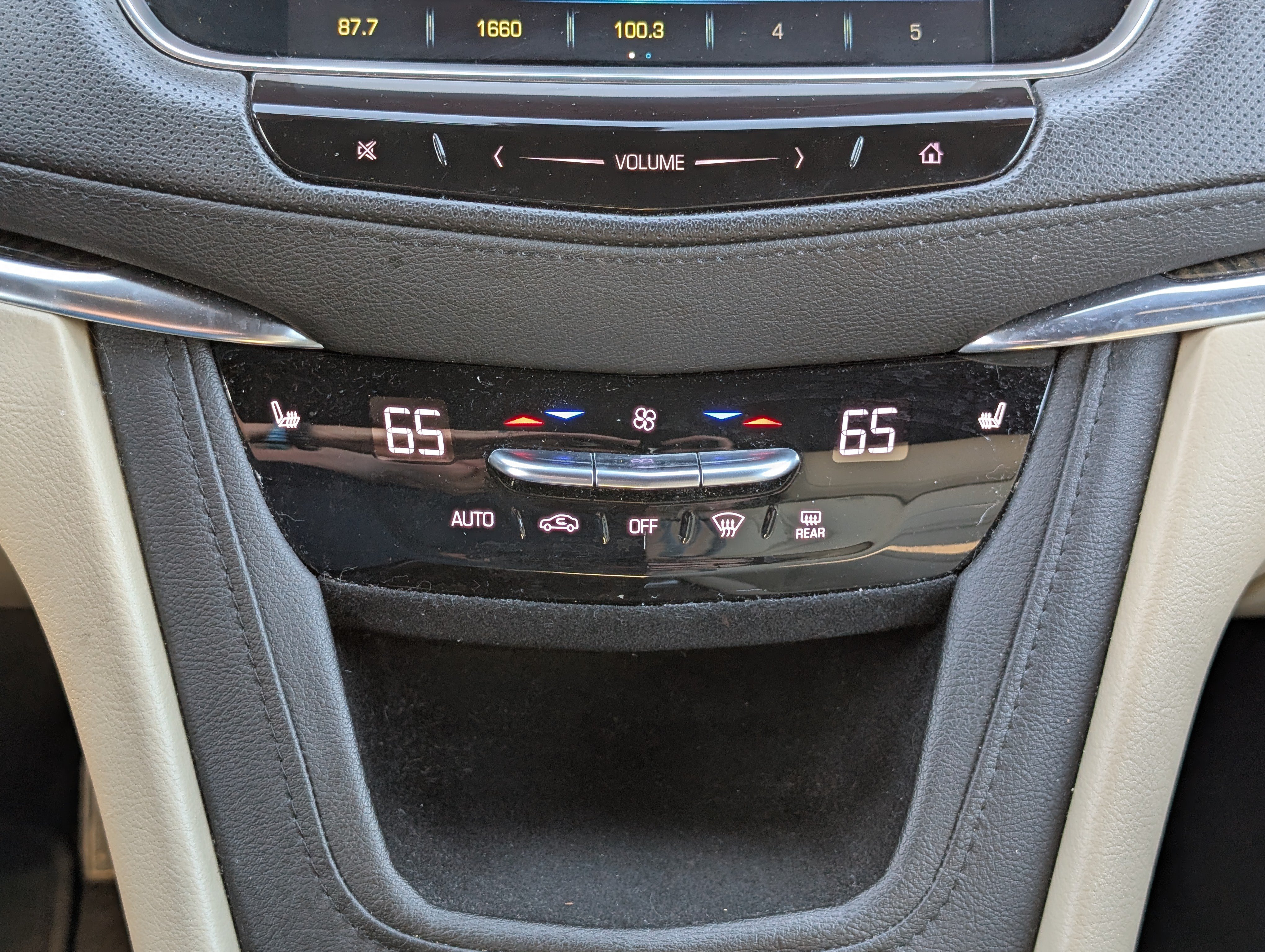 Used 2018 Cadillac XT5 AWD image 30