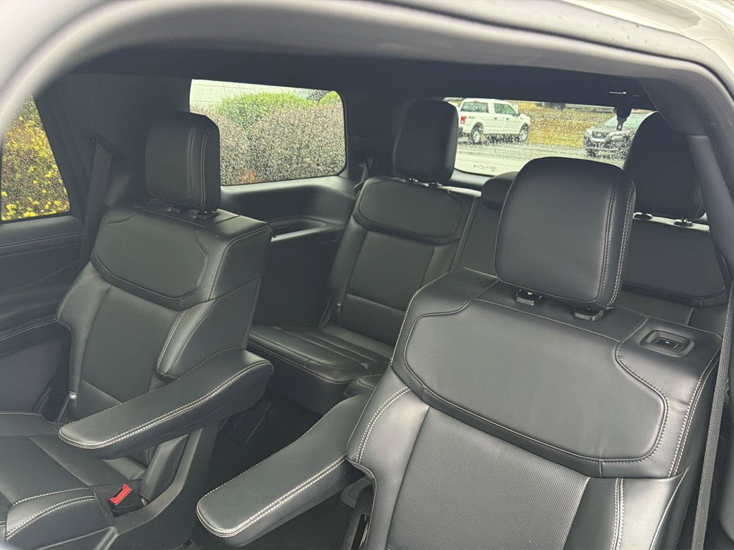 Certified 2025 Ford Expedition Platinum w/ Stealth Appearance Package AWD/4WD image 31