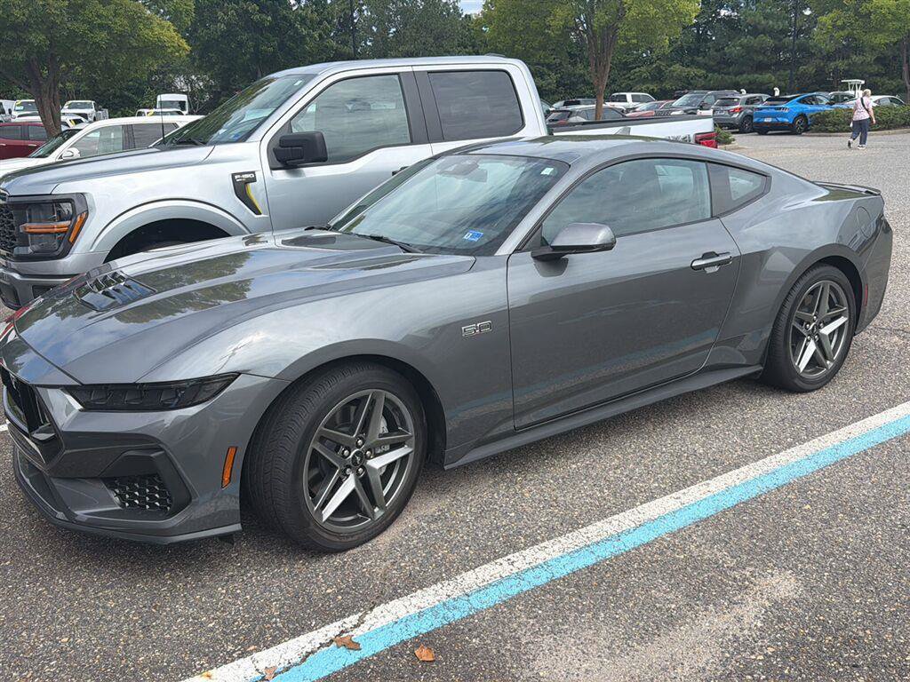 Certified 2025 Ford Mustang GT Premium RWD image 1