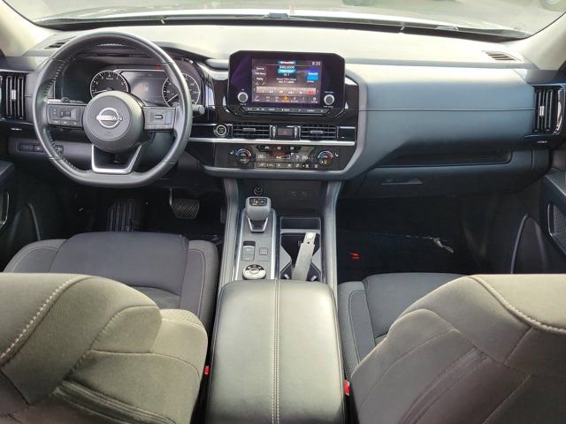 Used 2023 Nissan Pathfinder SV image 18
