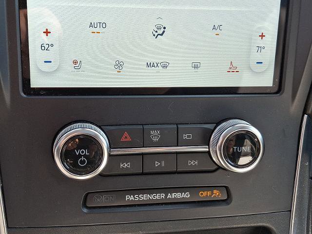 Certified 2023 Ford Edge Titanium AWD/4WD image 16
