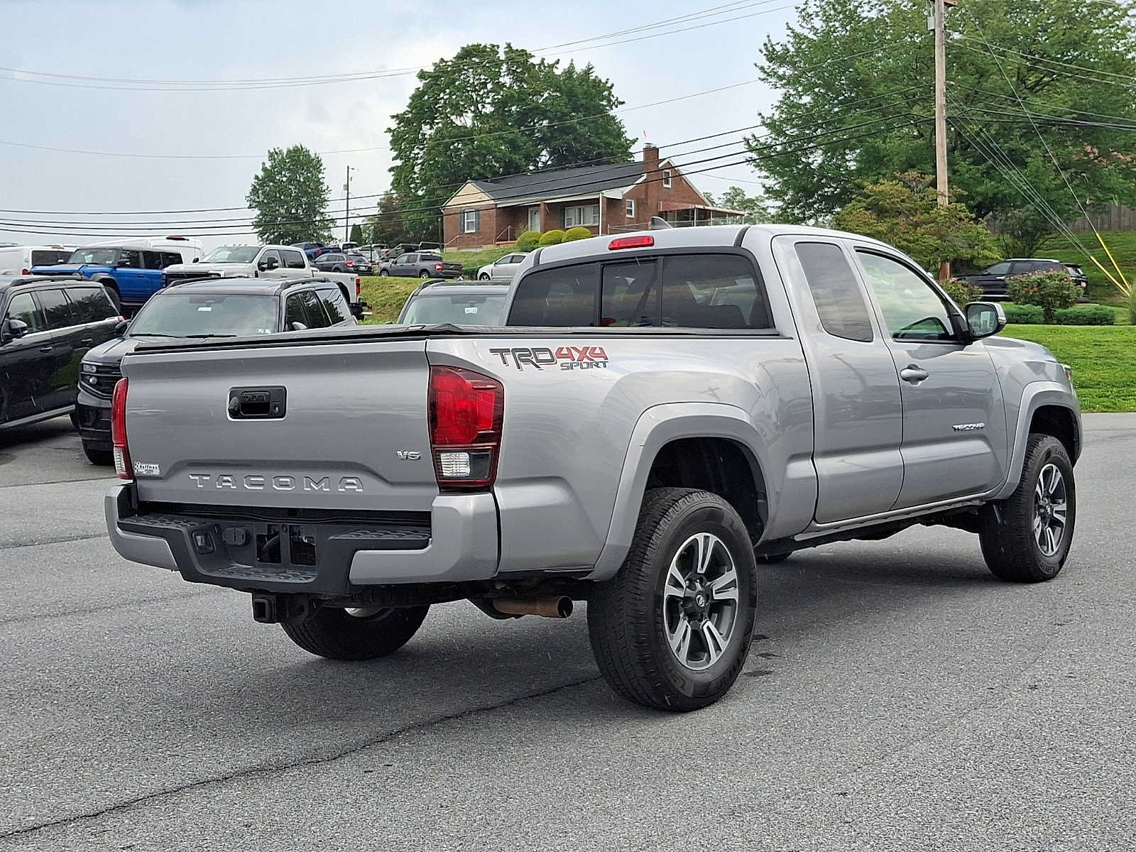 Used 2018 Toyota Tacoma TRD Sport AWD/4WD image 6