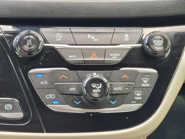 Used 2019 Chrysler Pacifica Touring-L Plus w/ Tire & Wheel Group image 29