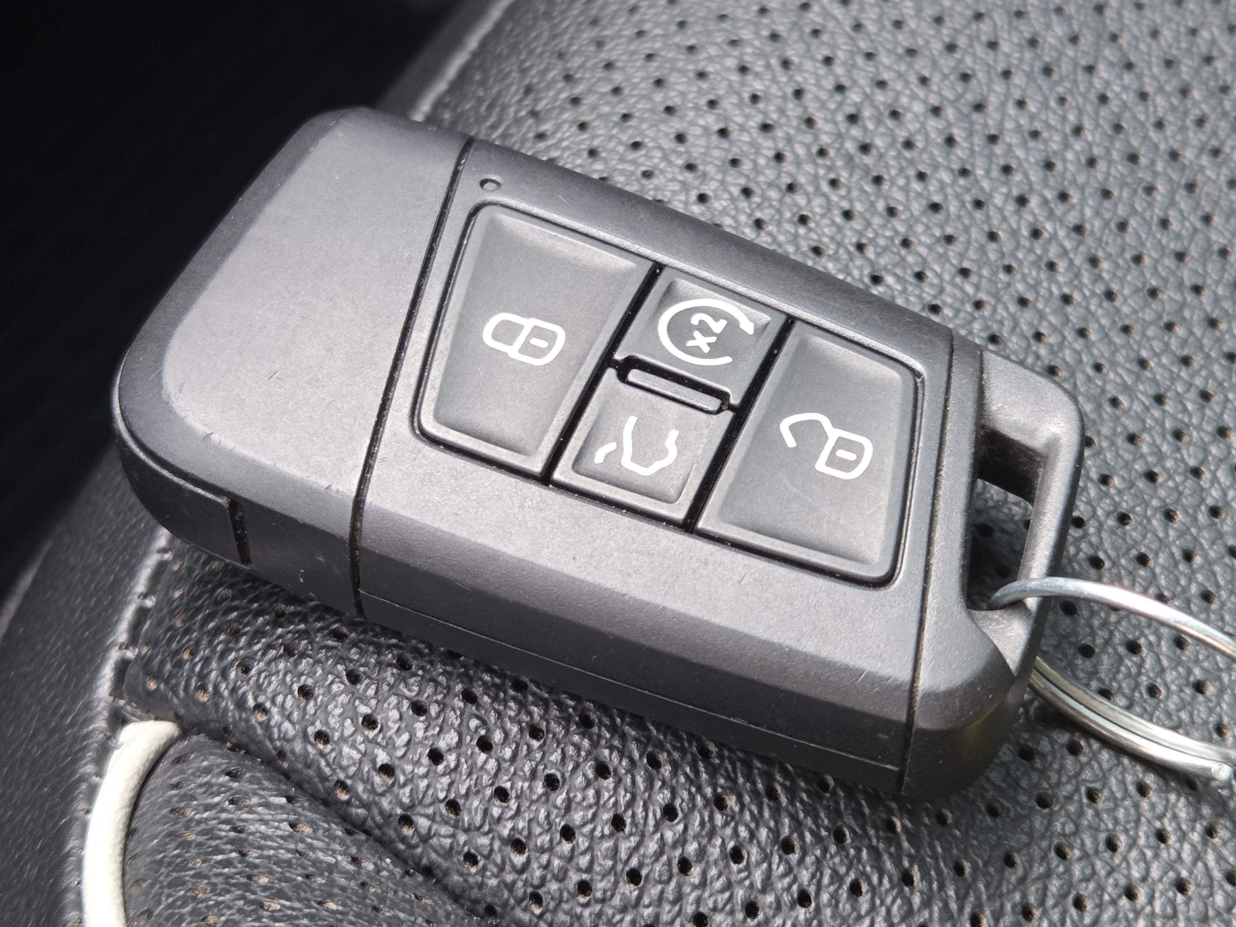 Used 2022 Volkswagen Tiguan SEL R-Line AWD/4WD image 49