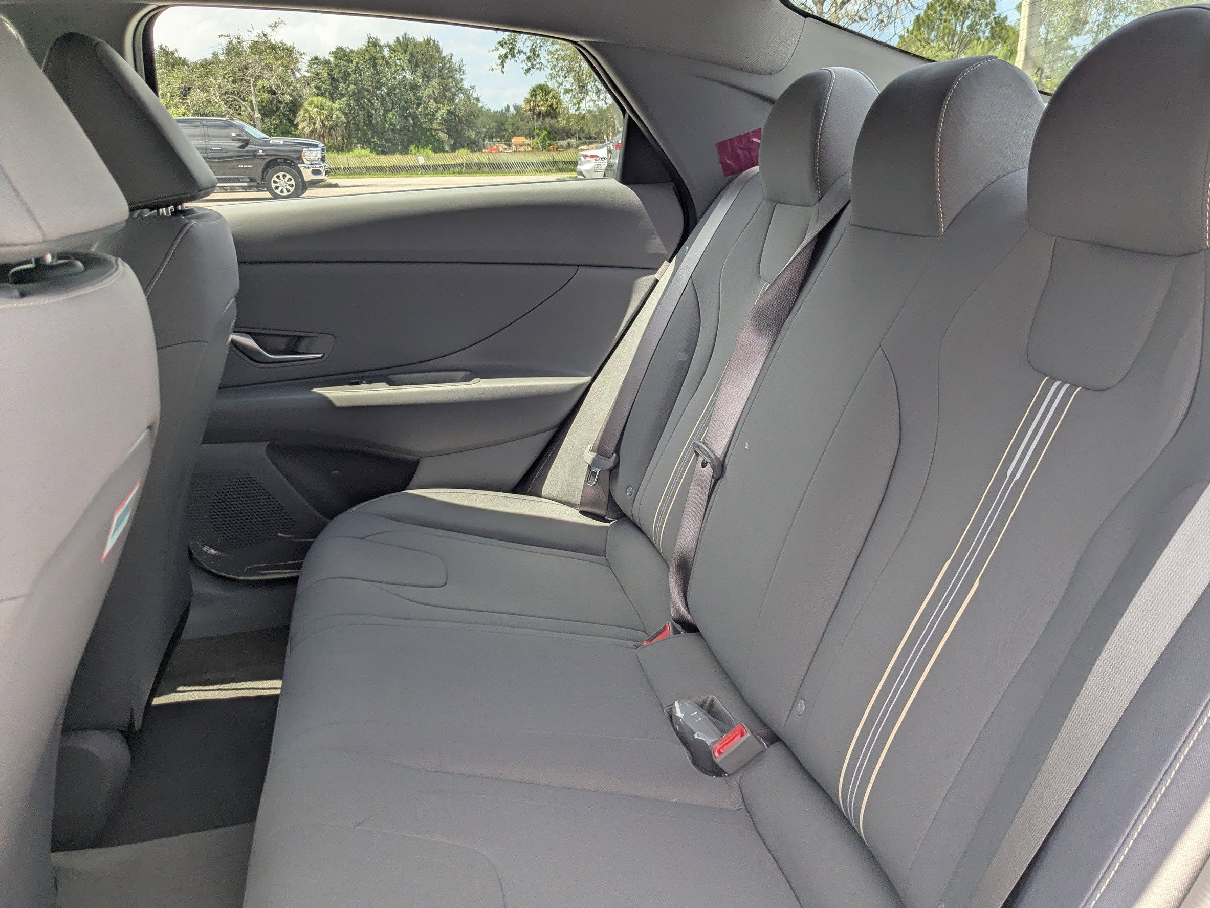 Used 2025 Hyundai Elantra Sport FWD image 8