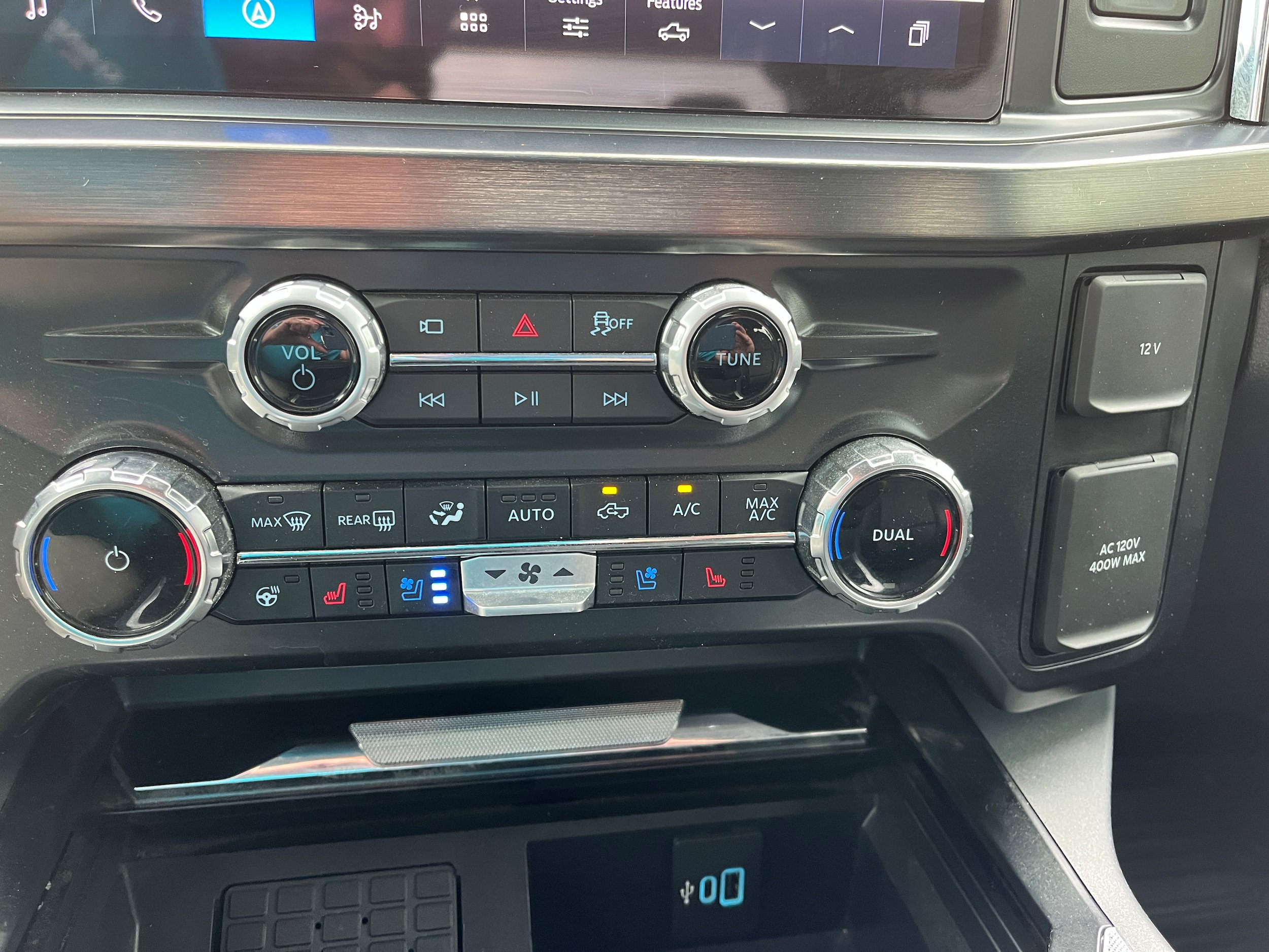 Certified 2025 Ford F250 Lariat w/ Chrome Package AWD/4WD image 11