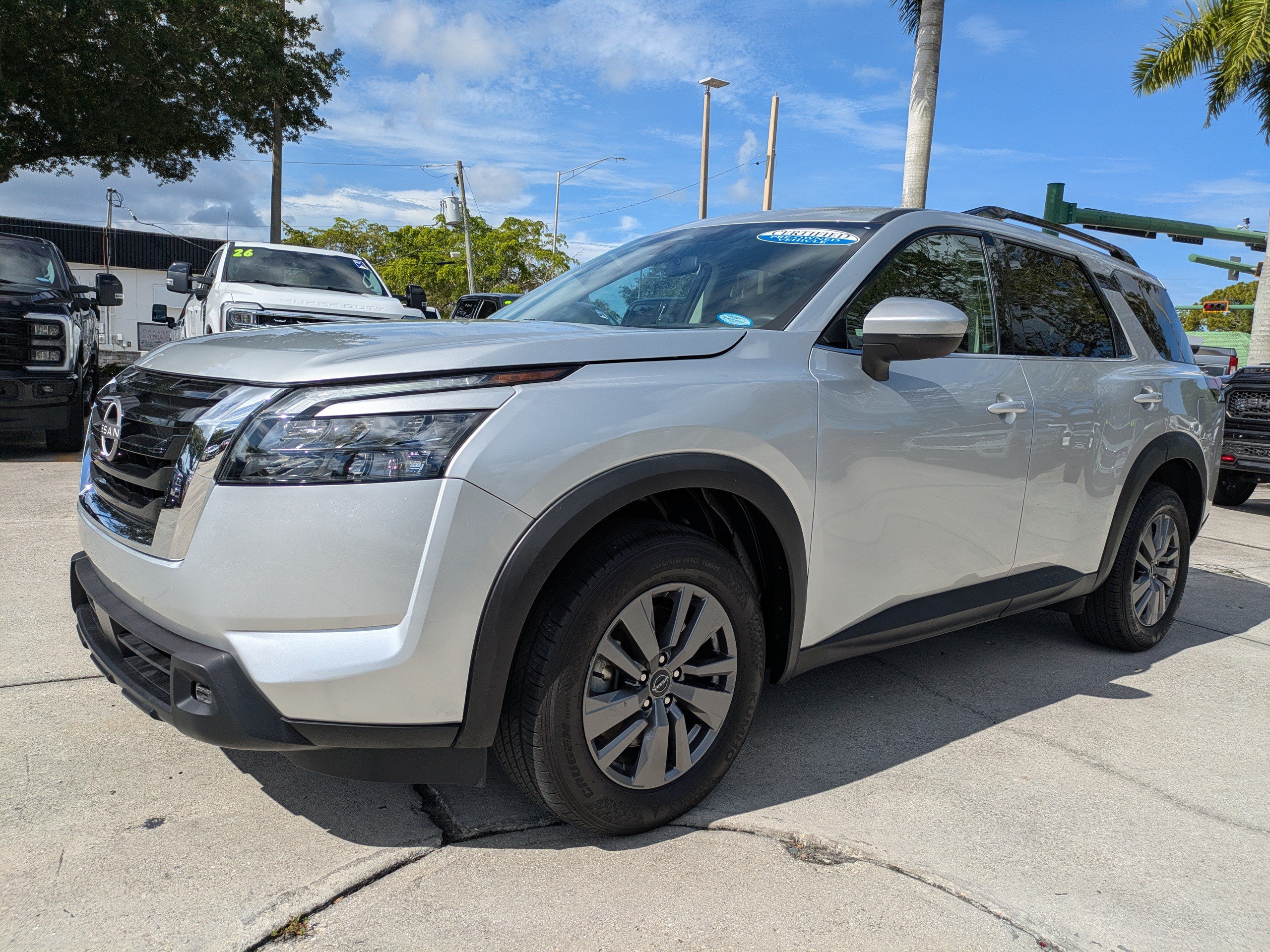 Used 2025 Nissan Pathfinder SV AWD/4WD image 7