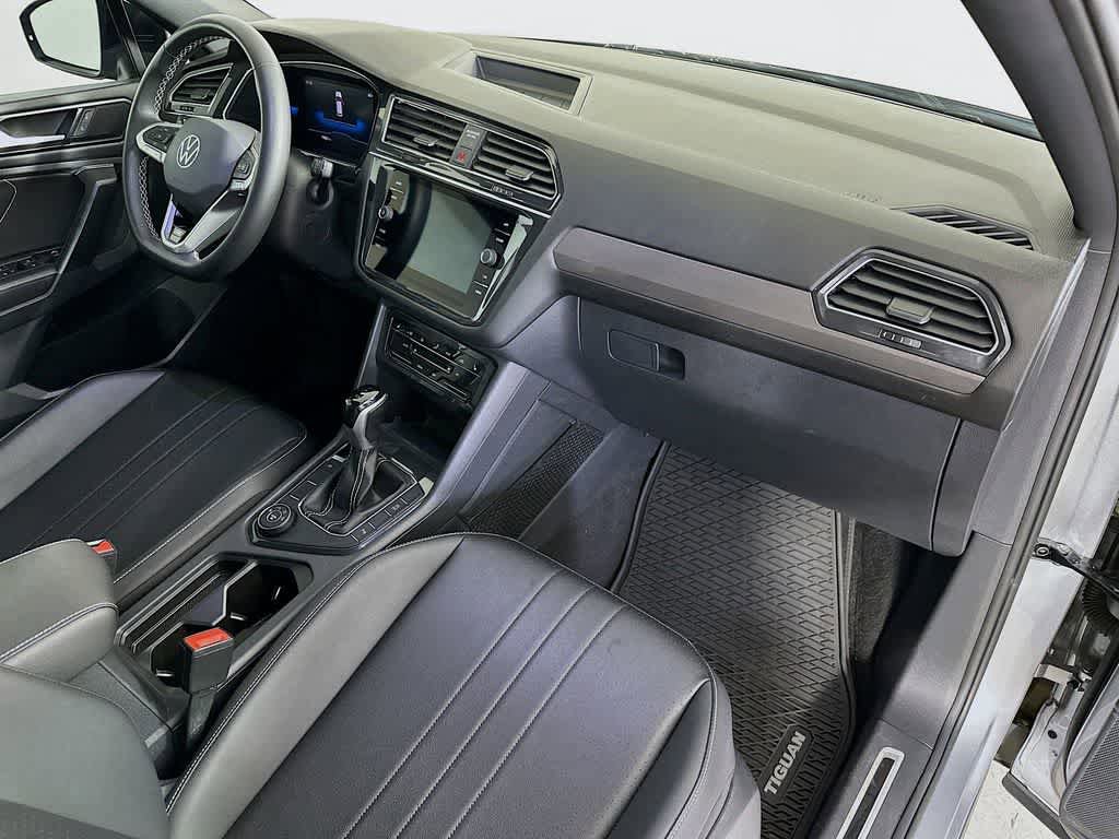 Used 2023 Volkswagen Tiguan SE R-Line AWD/4WD image 34