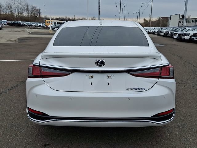 Used 2022 Lexus ES 300h w/ Accessory Package image 3