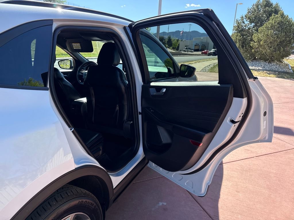 Certified 2025 Ford Escape ST-Line Select AWD/4WD image 21