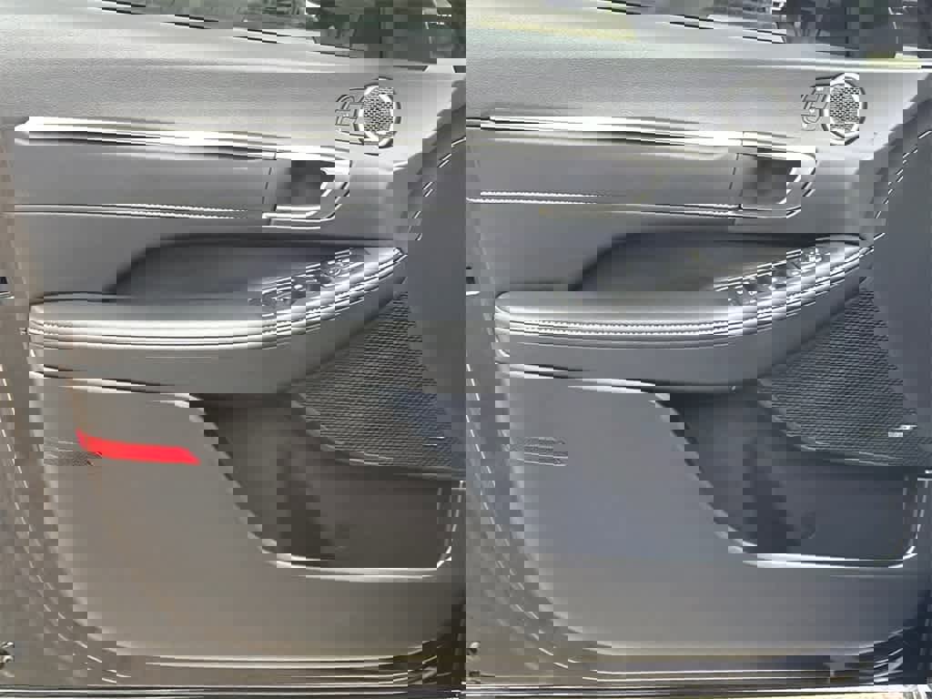 Used 2023 Hyundai Sonata Limited w/ Preferred Accessory Package image 11