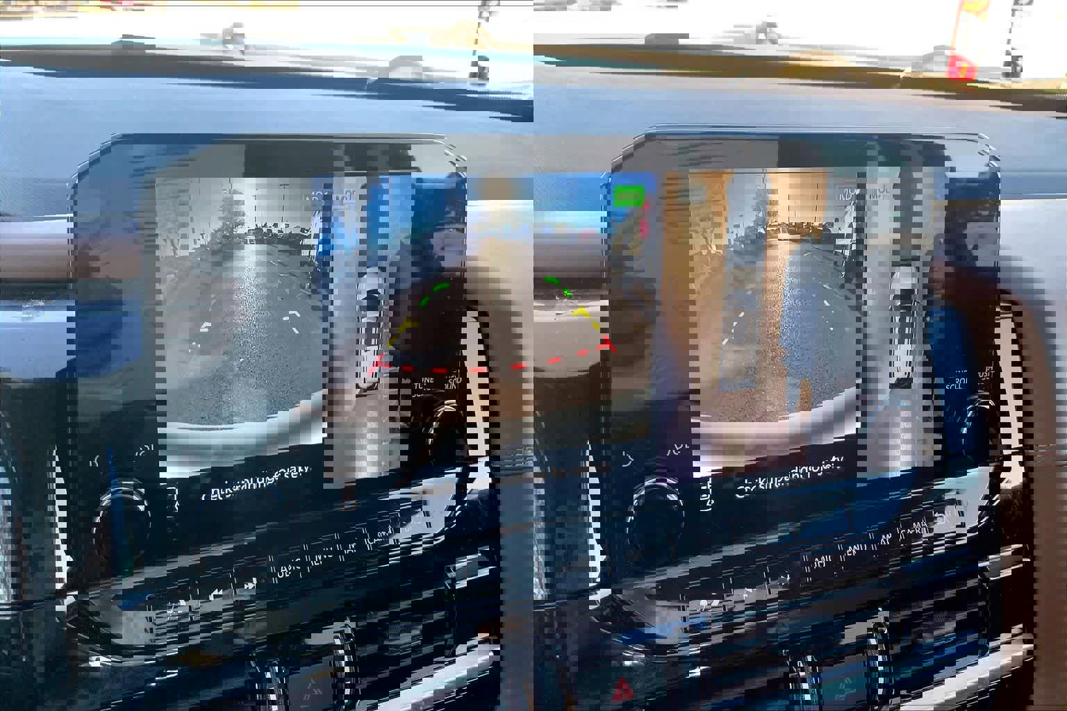 Used 2022 Nissan Pathfinder Platinum w/ Cargo Package image 26