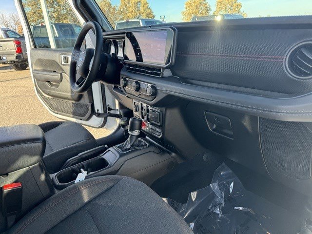 Used 2024 Jeep Wrangler Rubicon image 38