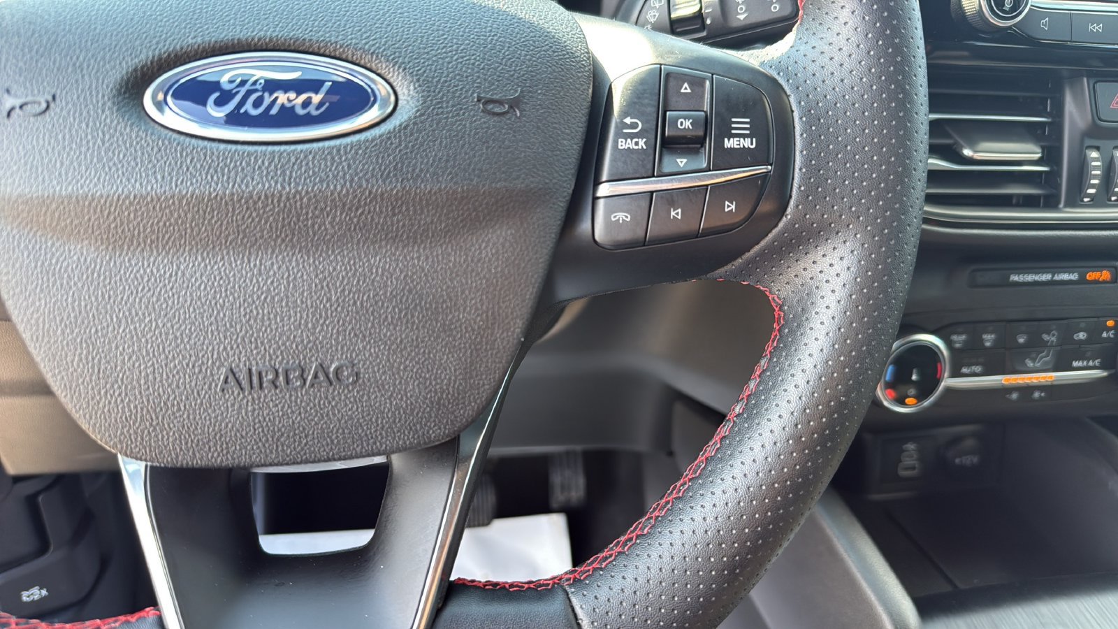 Certified 2025 Ford Escape ST-Line FWD image 15