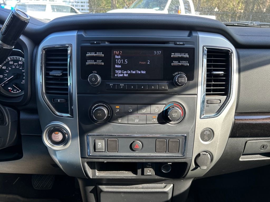 Used 2017 Nissan Titan SV image 17