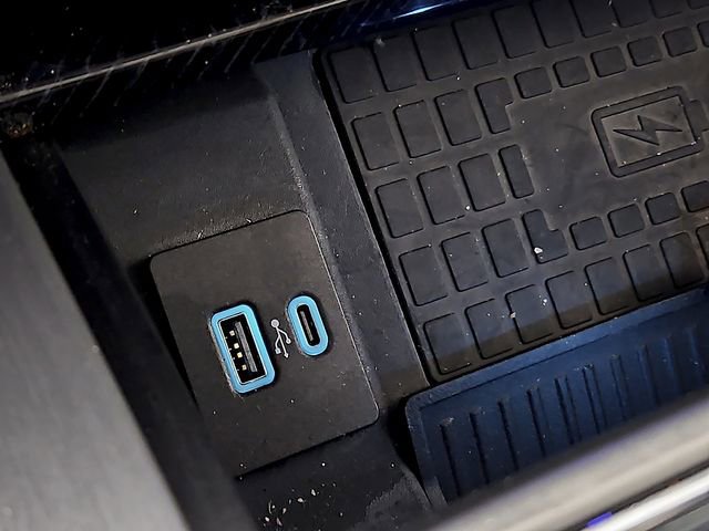 Certified 2021 Ford F250 Platinum w/ FX4 Off-Road Package image 32