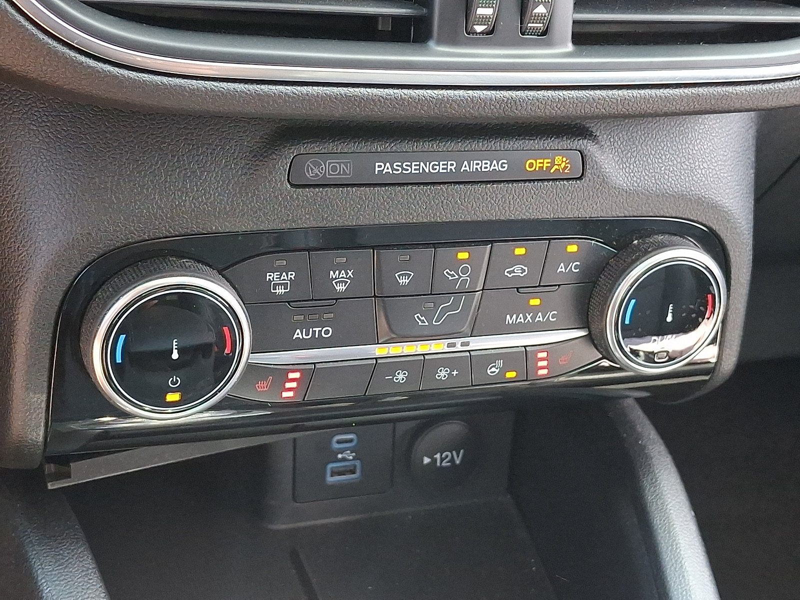 Certified 2022 Ford Escape Titanium AWD/4WD image 21