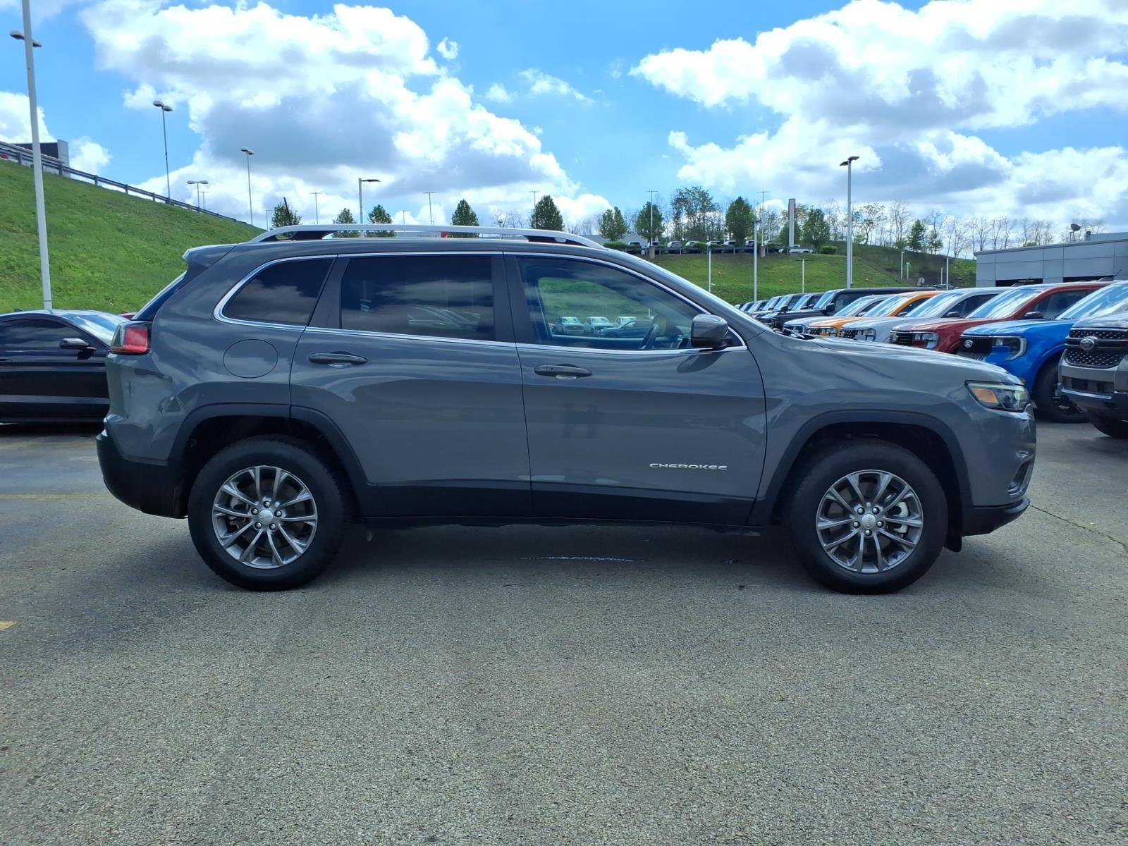 Used 2021 Jeep Cherokee Latitude Lux w/ Sun & Sound Group AWD/4WD image 6
