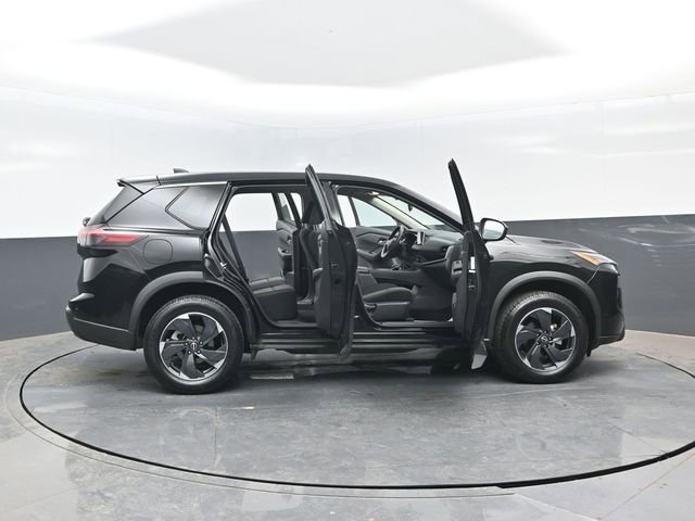 Used 2025 Nissan Rogue SV AWD/4WD image 26