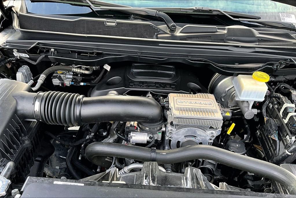 Used 2024 RAM 1500 Laramie AWD/4WD image 32
