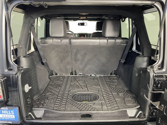 Used 2017 Jeep Wrangler Unlimited Sahara w/ Connectivity Group AWD/4WD image 16